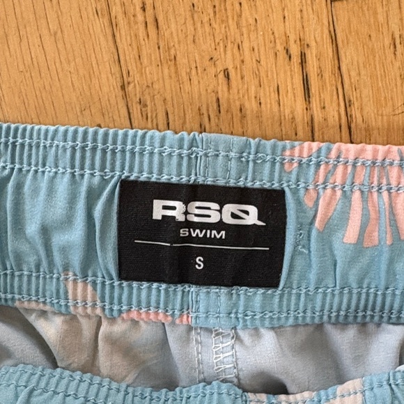 RSQ Light Blue Tropical Print Men's Athletic Shorts - Picture 2 of 5